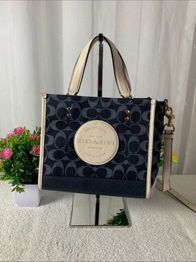 GUC Coach Dempsey Tote L 8.5” x H 7.5” x D 4”
